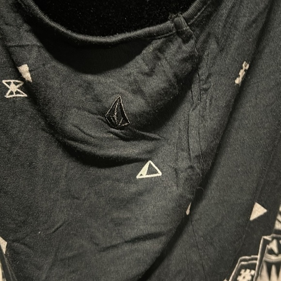 Volcom Women’s Black & White Print Pocket Front Super Soft Tank Top Large - Picture 5 of 9